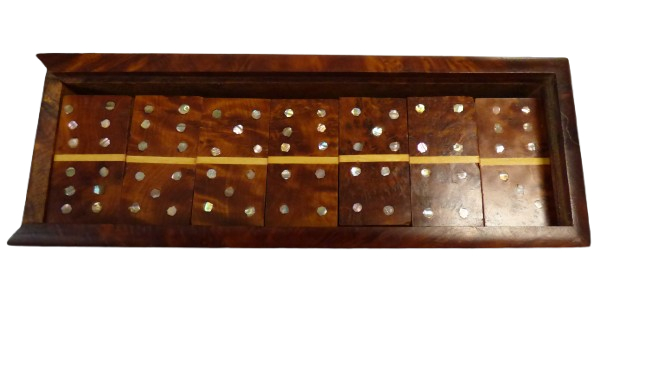 Jeu de domino en bois et nacre vintage Très bon état -  reconditionné disponible sur Label Emmaüs